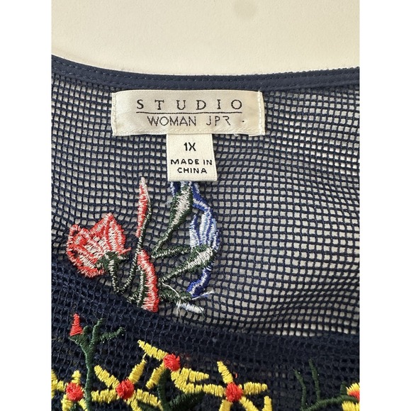 Studio JPR Tunic Top Women's 1X Plus Navy Boho 3/4‎ Sleeve Embroidered Stretch - Picture 4 of 9